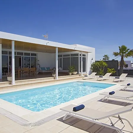 Dois Mares Villa *